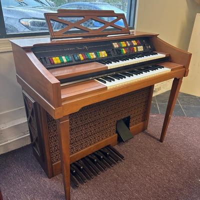 Lowrey Jamboree Electric Organ Piano Genie