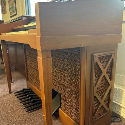 Lowrey Jamboree Electric Organ Piano Genie