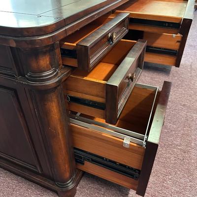 Hooker Furniture Executive Office Desk