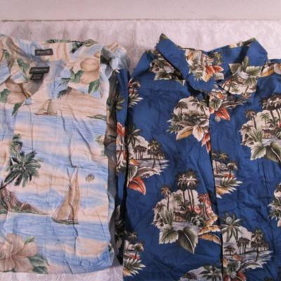 2 men's Hawaiian shirts 4XL