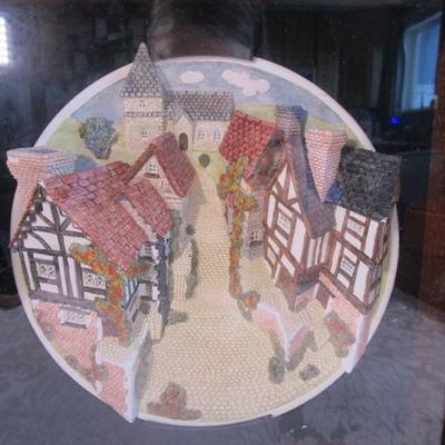 David Winter Collector's Guild plaque in shadow box