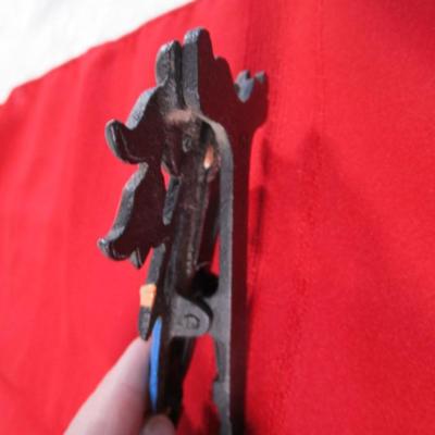 Wilton cast iron recipe clip shaped like an Amish man