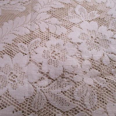 Quaker Ivory lace tablecloth #5390