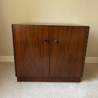 MCM Style Cabinet & Metal Table Lamp (PB-MG)