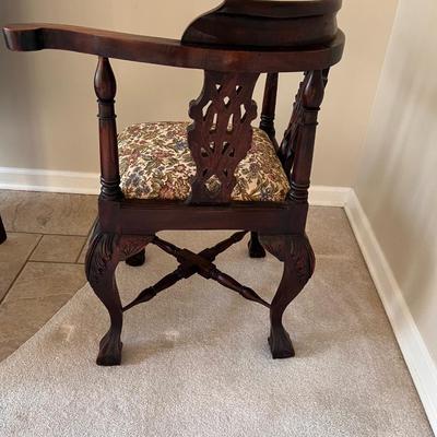 Chippendale Carved Corner Chair with Claw Feet (SR-RG)
