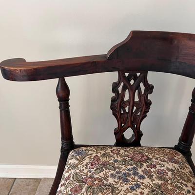 Chippendale Carved Corner Chair with Claw Feet (SR-RG)