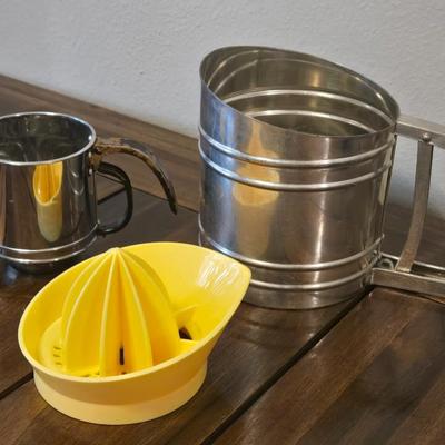 (2) Vintage Sifters and a Juicer