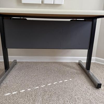 Metal and Wood Desk (O-BM)