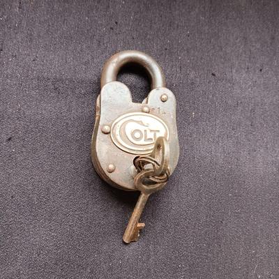 COLT PADLOCK WITH KEYS