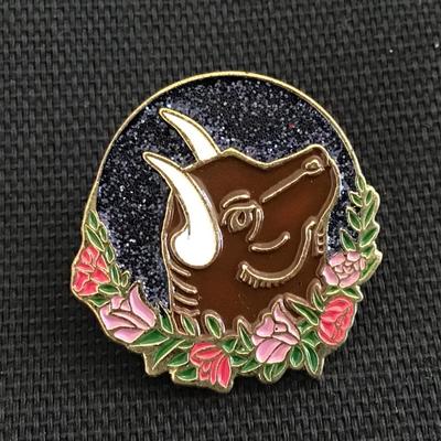 Bull rose lapel