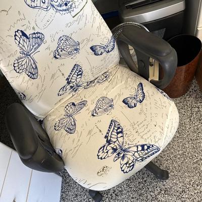 Garage - Office chair lot w/ fan