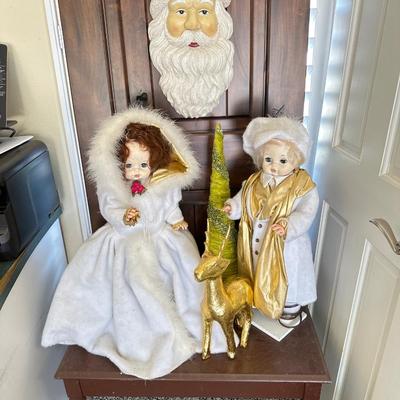 Garage - Christmas animatronic dolls & Santa & bench