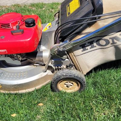 Honda HR215 Lawn Mower (G-EL)