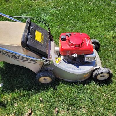Honda HR215 Lawn Mower (G-EL)