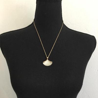 Vintage Avon, gold, toned, frosted glass, shell pendant necklace