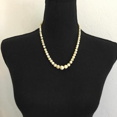 Vintage pearl beaded necklace