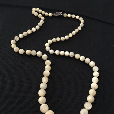 Vintage pearl beaded necklace