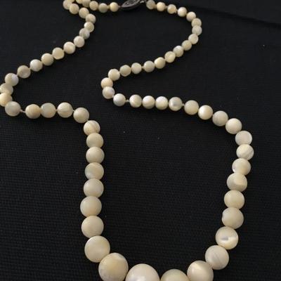 Vintage pearl beaded necklace