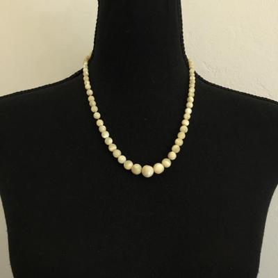 Vintage pearl beaded necklace