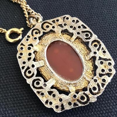 Cameo Necklace with Chain