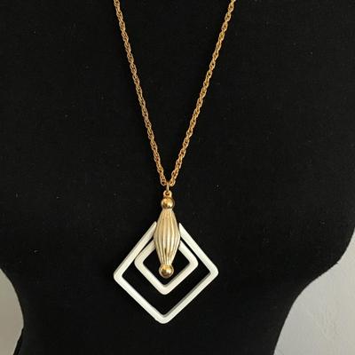 Lisner Vintage White Enamel Necklace