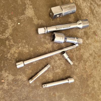 Sockets Wrench Lot (G-EL)