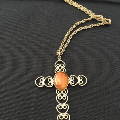 Beautiful vintage, gold toned filigree cross with Agate stone and Gold tongue, vintage, chain necklace