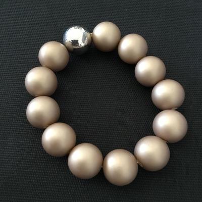 Large, chunky warm, toned bead stretch bracelet
