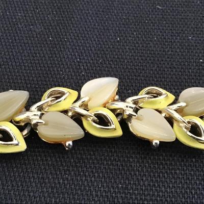 Vintage Thermoset Necklace