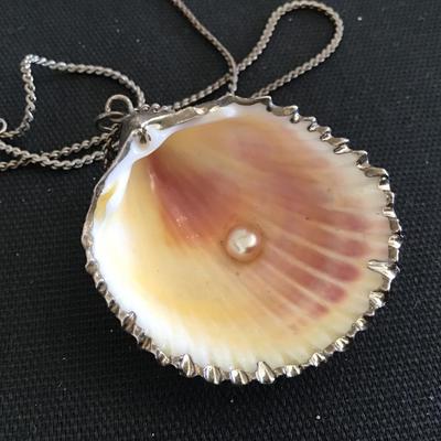 Vintage Shell Pearl Necklace