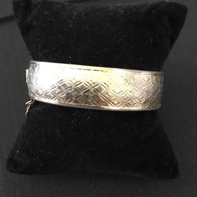 Vintage, Coro Marked gold tone hinged bangle bracelet