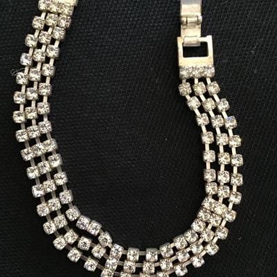 Pretty vintage tennis bracelet