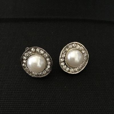 Beautiful Silver-tone faux pearl rhinestone clip on earrings
