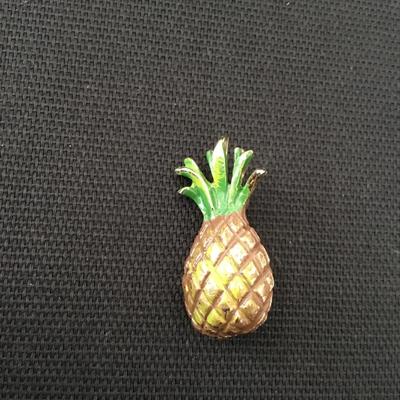 Vintage pineapple pin