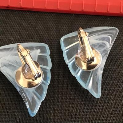 Beautiful Sky z blue Clip on Earrings