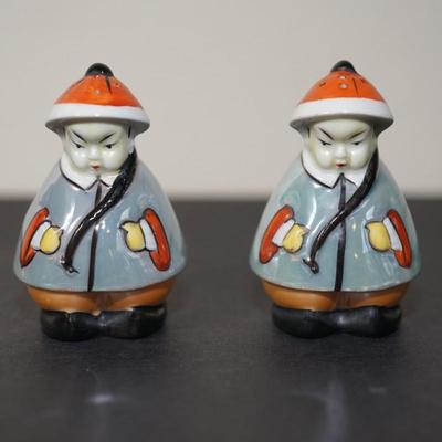 VERY POPULAR!NORITAKE LUSTERWARE PORCELAIN ASIAN FIGURAL SALT AND PEPPER SHAKERS
