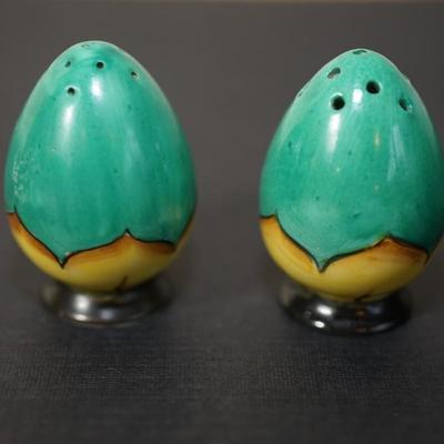 VERY POPULAR !NORITAKE LUSTERWARE "FLAPPER" SALT AND PEPPER SHAKERS