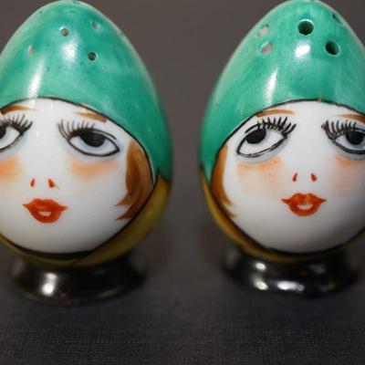 VERY POPULAR !NORITAKE LUSTERWARE "FLAPPER" SALT AND PEPPER SHAKERS