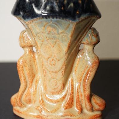 WISCONSIN ART POTTERY/ PITTSVILLE POTTERY VASE W/ DECO STYLE LADY FIGURINES
