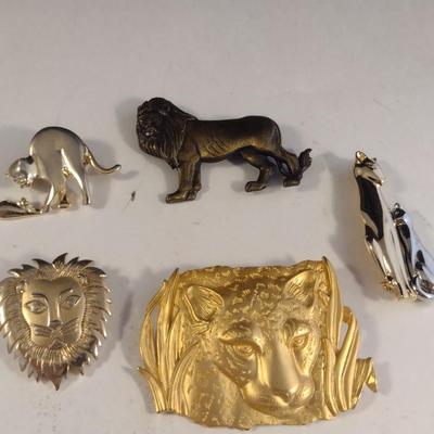Collection of Cat Design Brooches (#8)