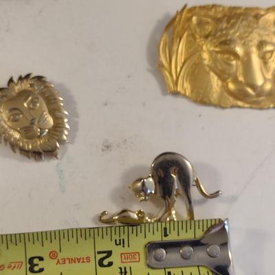 Collection of Cat Design Brooches (#8)