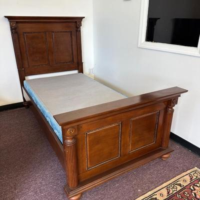 Wood Twin Bed (2 of 2)