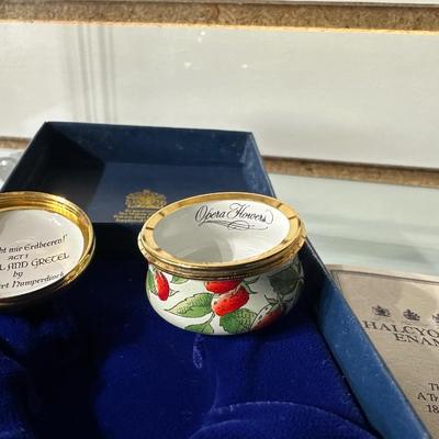 HALCYON DAYS ENAMEL TRINKET BOX