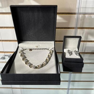VINTAGE LISNER SILVER TONE TWIST CHOCKER NECKLACE AND RETRO CRYSTAL CLIP-ON EARRINGS