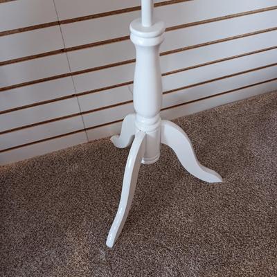 DRESS FORM WITH ADJUSTABLE HEIGHT