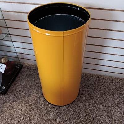 METAL BLUE SUNOCO SWING LID TRASH CAN WITH METAL LINER