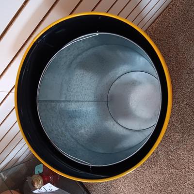 METAL BLUE SUNOCO SWING LID TRASH CAN WITH METAL LINER