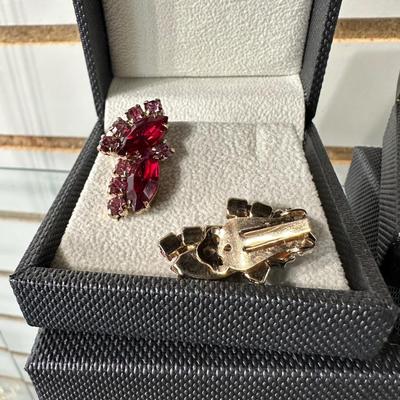 VINTAGE DARK FUCHSIA RED AND PINK RHINESTONE CLIP-ON EARRINGS AND VINTAGE PORCELAIN PINK ROSE CLIP-ON EARRINGS