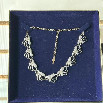 VINTAGE SARAH COVENTRY FROSTED FEATHERS LINK NECKLACE AND BRACELET