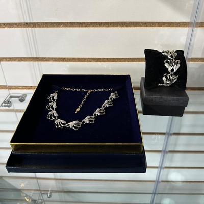 VINTAGE SARAH COVENTRY FROSTED FEATHERS LINK NECKLACE AND BRACELET